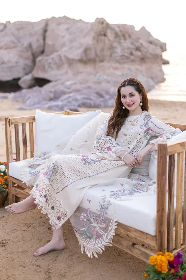 QALAMKAR 3PC Dhanak Embroidered Shirt With Organza Embroidered Dupatta- 3115