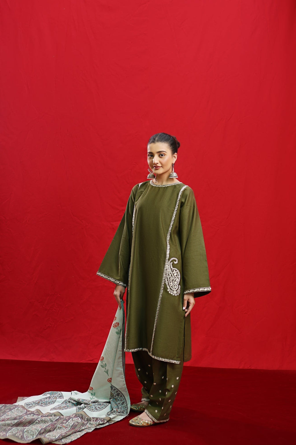 Urge Lawn 3Pc Embroidered With Digital Printed Dupatta-1047