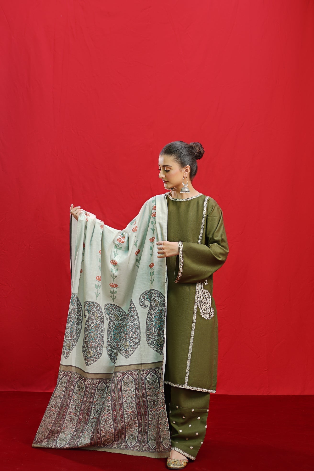 Urge Lawn 3Pc Embroidered With Digital Printed Dupatta-1047