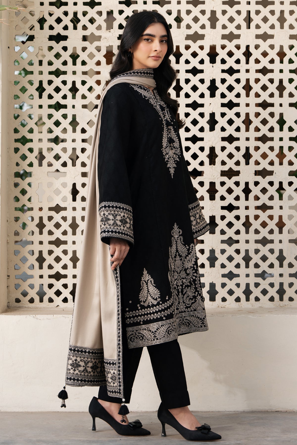 JAZMIN Lawn-3PC Embroidered With Organza Embroidered Dupatta-1071