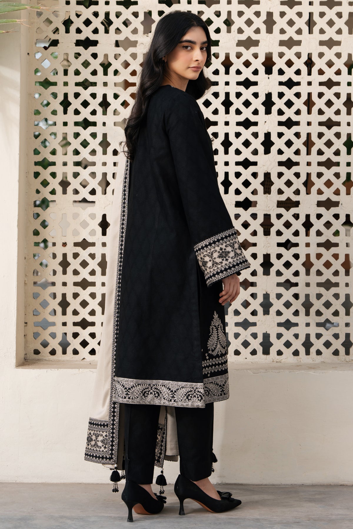 JAZMIN Lawn-3PC Embroidered With Organza Embroidered Dupatta-1071